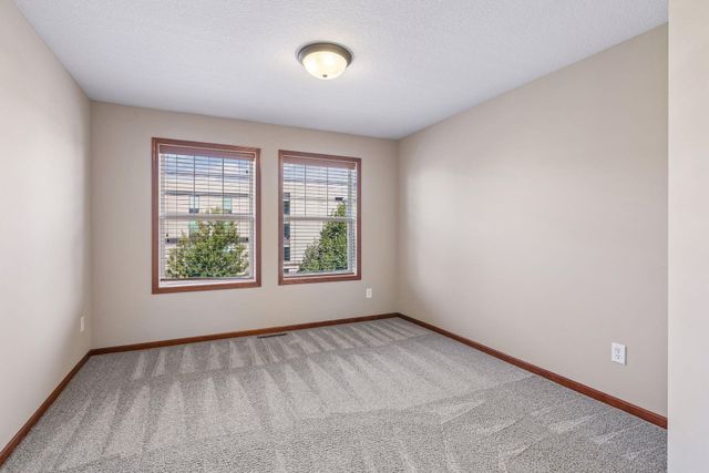 2107 Cedar Grove Trail 104, Eagan, MN 55122