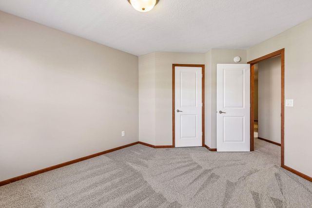 2107 Cedar Grove Trail 104, Eagan, MN 55122
