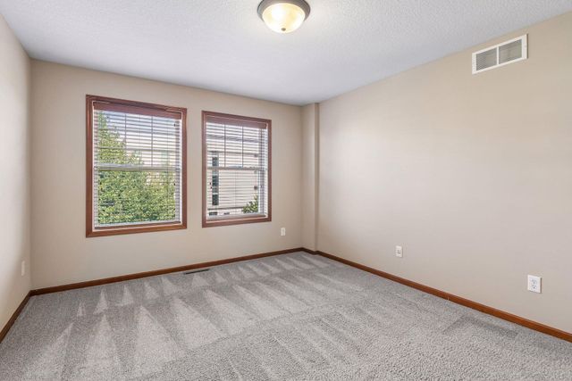 2107 Cedar Grove Trail 104, Eagan, MN 55122