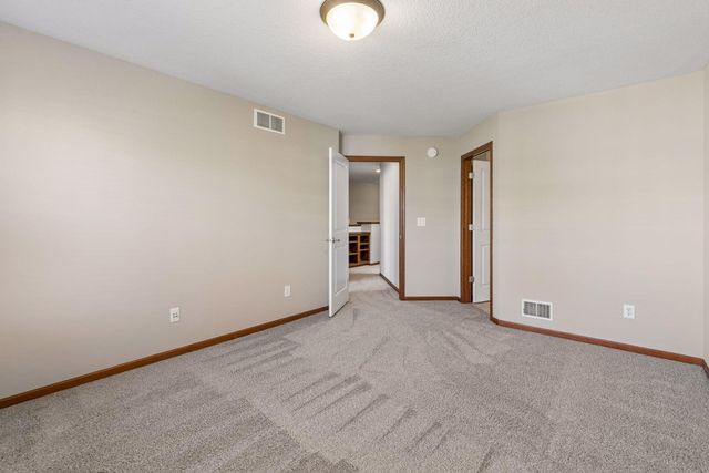 2107 Cedar Grove Trail 104, Eagan, MN 55122