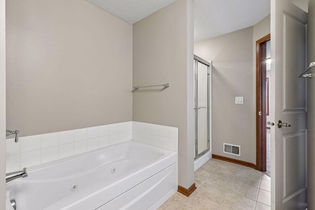 2107 Cedar Grove Trail 104, Eagan, MN 55122