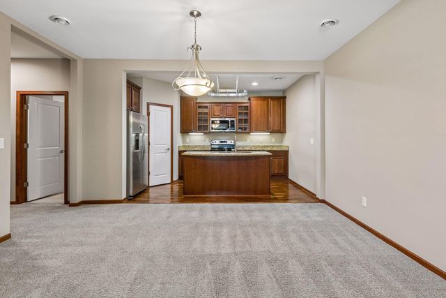2107 Cedar Grove Trail 104, Eagan, MN 55122