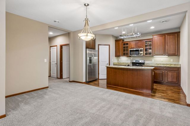 2107 Cedar Grove Trail 104, Eagan, MN 55122
