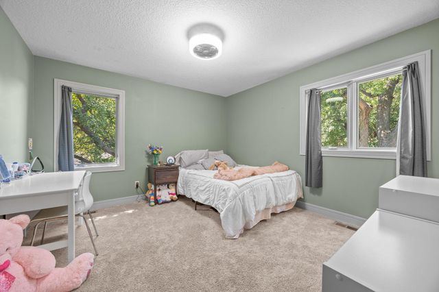 318 4th Street NE, Minneapolis, MN 55413