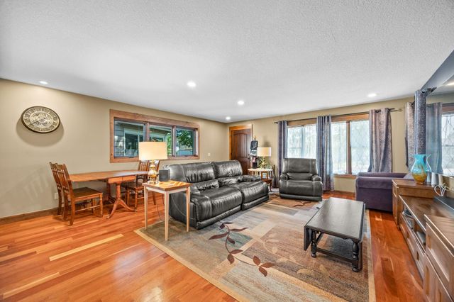 318 4th Street NE, Minneapolis, MN 55413