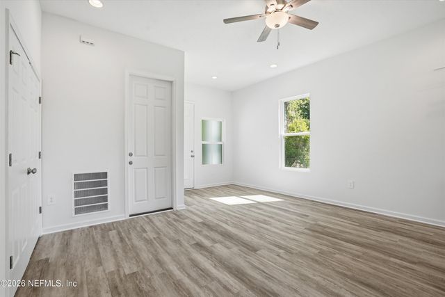 2985 SNELL Street, Jacksonville, FL 32218