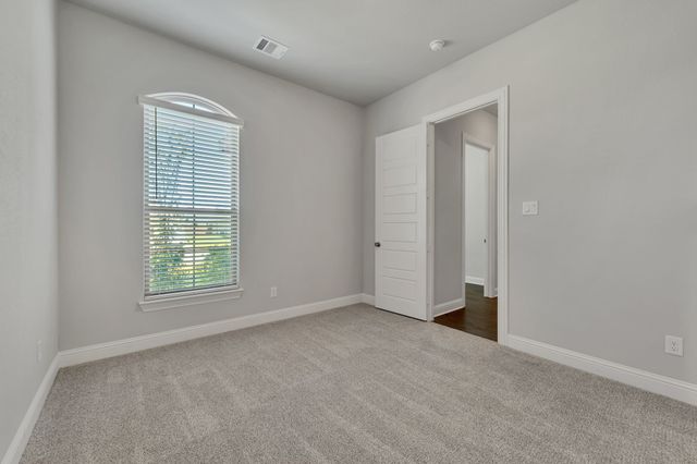 140 Crockett Drive, Waxahachie, TX 75165