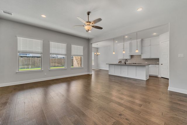 140 Crockett Drive, Waxahachie, TX 75165