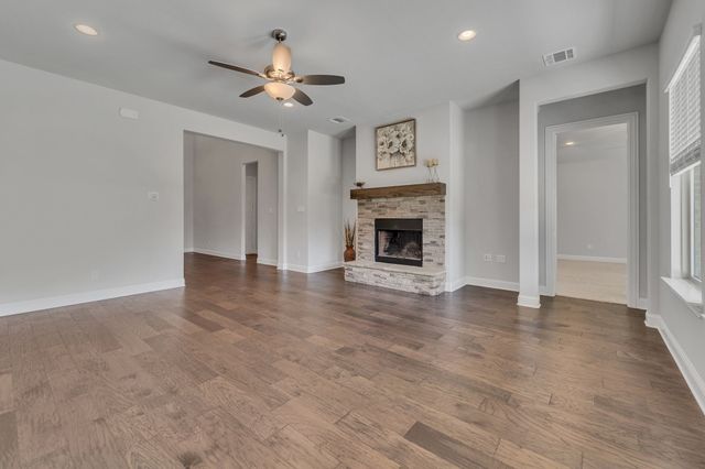 140 Crockett Drive, Waxahachie, TX 75165