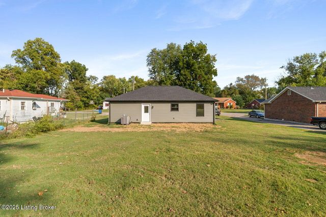 4720 Beech Dr, Louisville, KY 40216