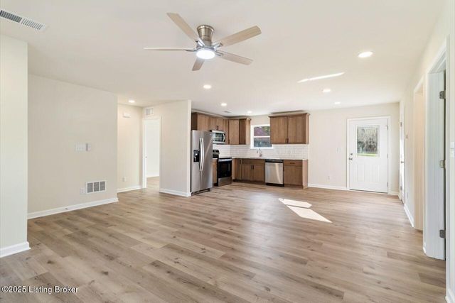 4720 Beech Dr, Louisville, KY 40216