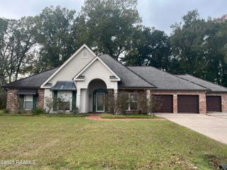 1000 Bear Creek Circle, Breaux Bridge, LA 70517