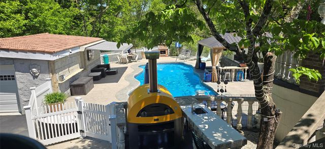 110 Park Lane, West Harrison, NY 10604