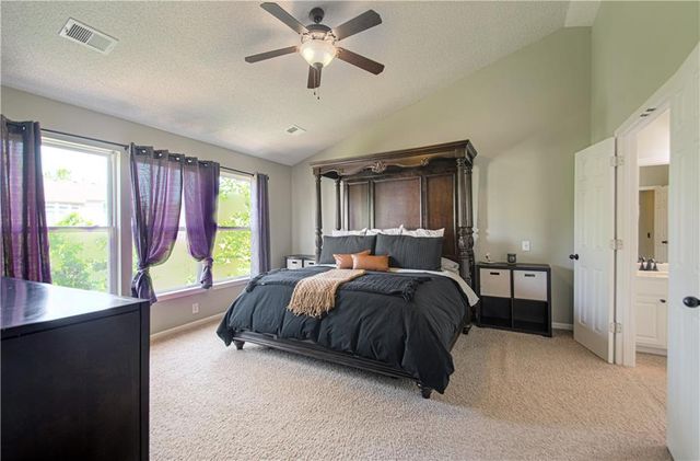 1014 NE 92nd Court, Kansas City, MO 64155