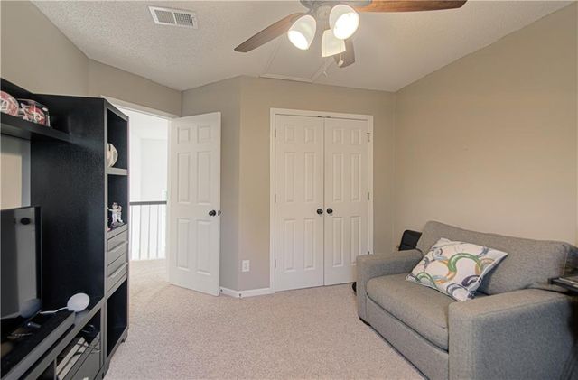 1014 NE 92nd Court, Kansas City, MO 64155