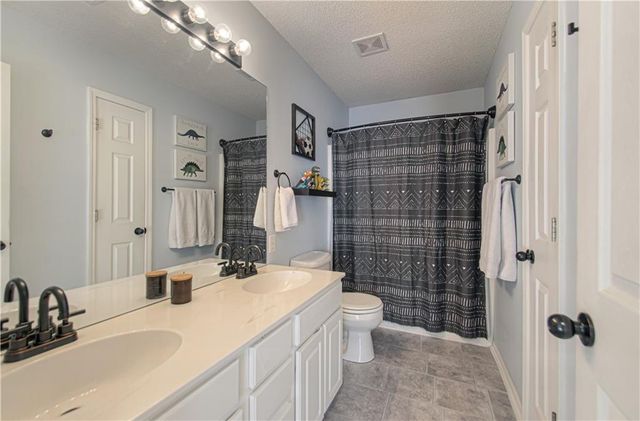 1014 NE 92nd Court, Kansas City, MO 64155