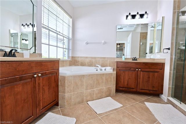 15578 Vallecas LN, Naples, FL 34110