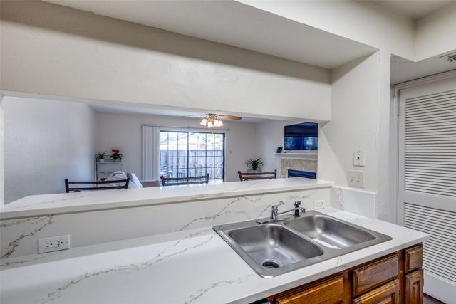 2720 Copper Creek Drive 114, Arlington, TX 76006