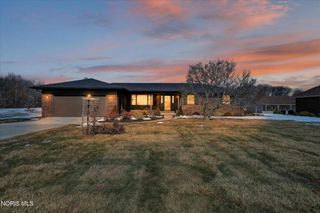 5531 Brown Road, Oregon, OH 43616