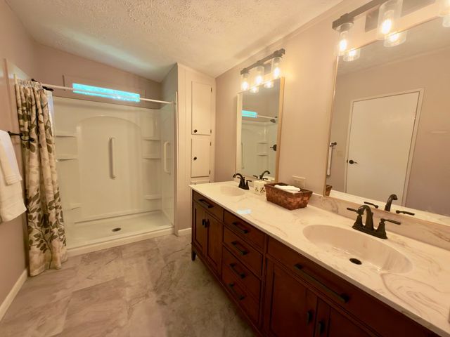 777 Lakeside Drive, Blairsville, GA 30512