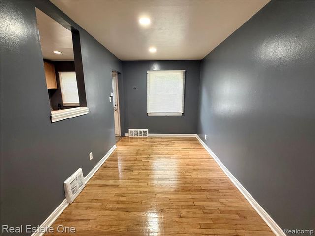 9150 Saint Marys Street, Detroit, MI 48228