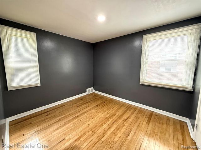 9150 Saint Marys Street, Detroit, MI 48228