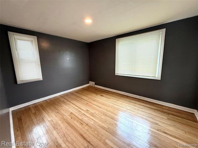 9150 Saint Marys Street, Detroit, MI 48228