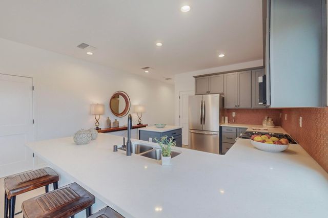 7601 Arroyo Oeste Lane, Santa Fe, NM 87507