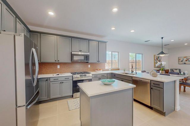 7601 Arroyo Oeste Lane, Santa Fe, NM 87507