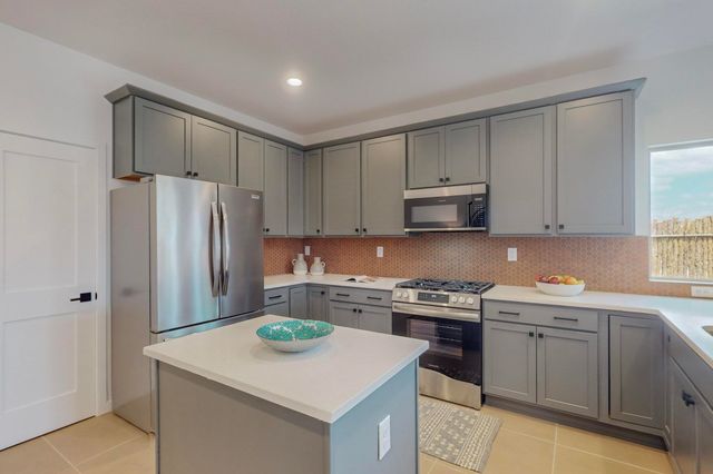 7601 Arroyo Oeste Lane, Santa Fe, NM 87507