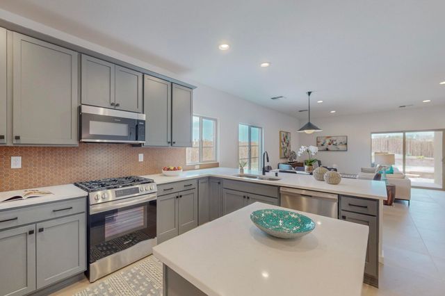 7601 Arroyo Oeste Lane, Santa Fe, NM 87507