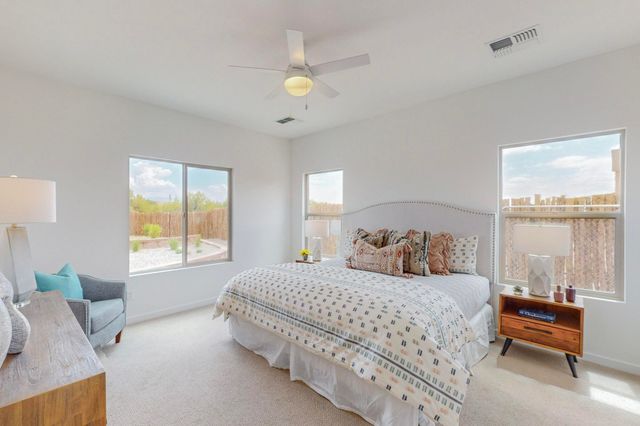 7601 Arroyo Oeste Lane, Santa Fe, NM 87507