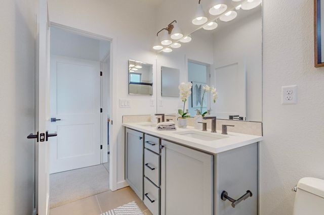 7601 Arroyo Oeste Lane, Santa Fe, NM 87507