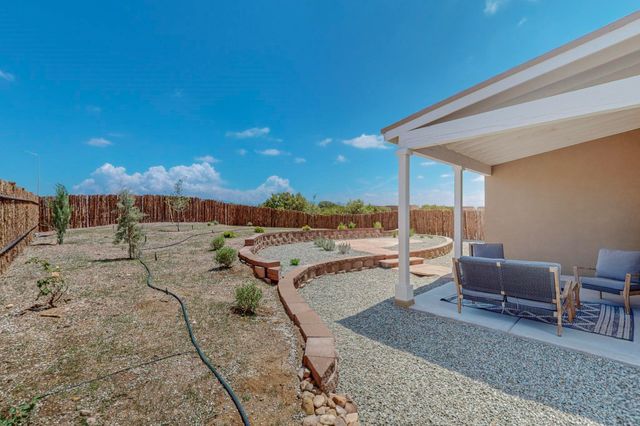 7601 Arroyo Oeste Lane, Santa Fe, NM 87507
