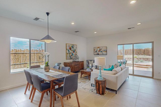 7601 Arroyo Oeste Lane, Santa Fe, NM 87507