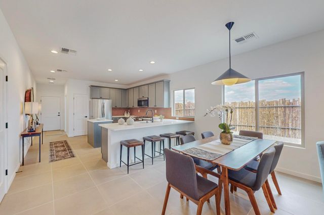 7601 Arroyo Oeste Lane, Santa Fe, NM 87507