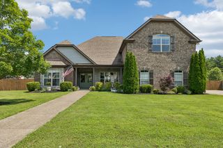 2222 Clays Mill Dr, Murfreesboro, TN 37129