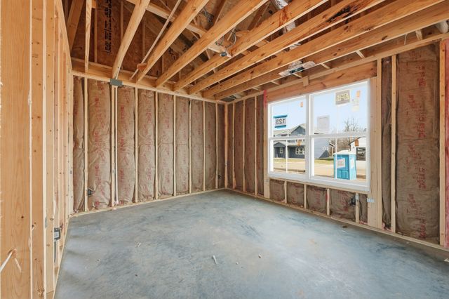 370 Galway Dr, Clarksville, TN 37042