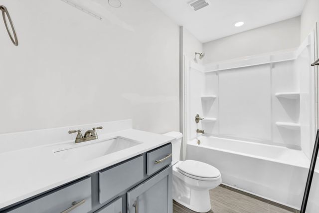 370 Galway Dr, Clarksville, TN 37042