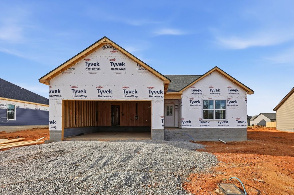 370 Galway Dr, Clarksville, TN 37042