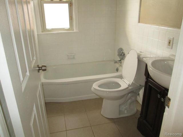 13072 Orchard Street, Southgate, MI 48195