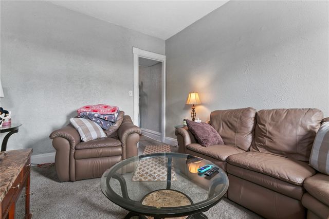 218-222 Joliet Way, Bloomfield, PA 15224