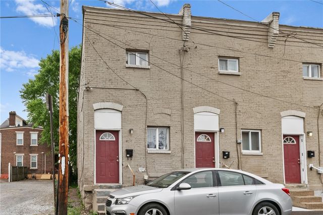 218-222 Joliet Way, Bloomfield, PA 15224