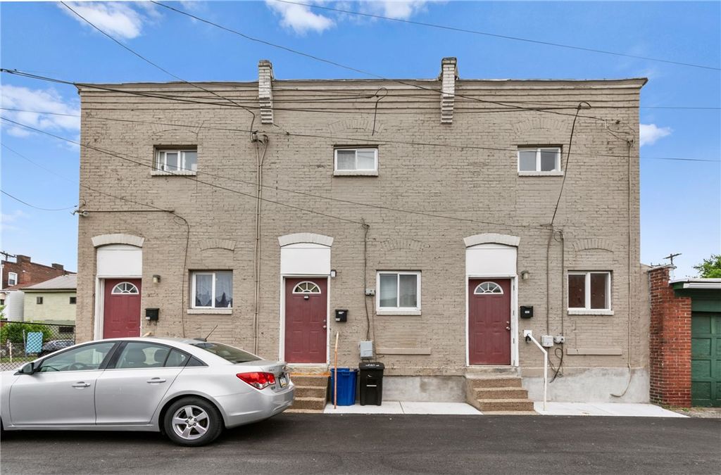 218-222 Joliet Way, Bloomfield, PA 15224