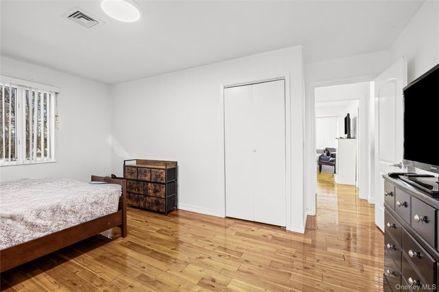 902 Linden Avenue, Westbury, NY 11590