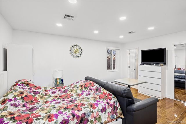 902 Linden Avenue, Westbury, NY 11590