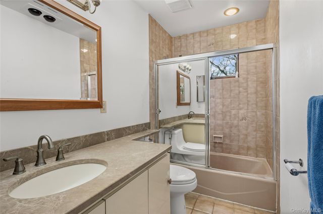 902 Linden Avenue, Westbury, NY 11590