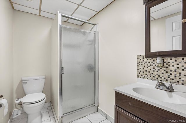 902 Linden Avenue, Westbury, NY 11590