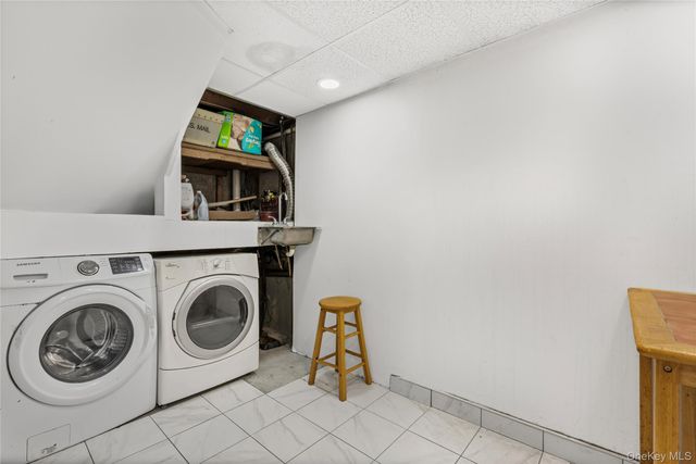 902 Linden Avenue, Westbury, NY 11590