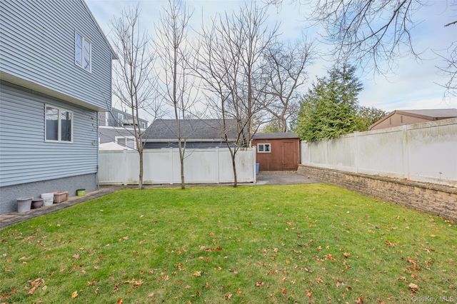 902 Linden Avenue, Westbury, NY 11590